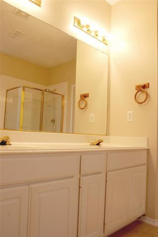 Building Photo - 3917 Rushden Ct