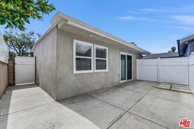 Building Photo - 18749 Gault St