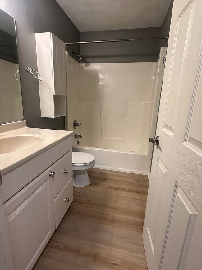 Primary Photo - 1120/1122 E. Northwood Drive