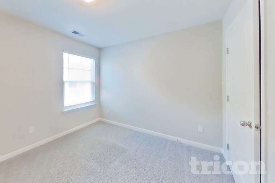 Building Photo - 403 Riverwood Ct