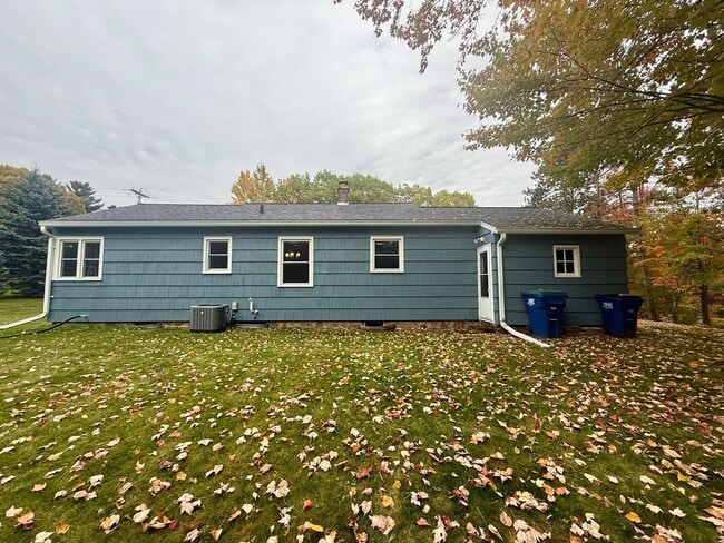 Building Photo - 3 Bed 1 Bath Single Family Home in Wausau