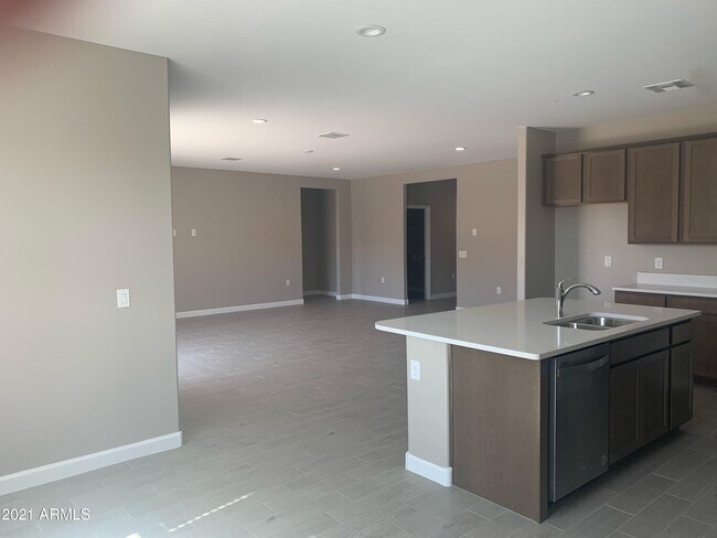 Building Photo - 264 S 189th Ln