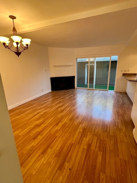 Building Photo - 133 Lawnview Cir