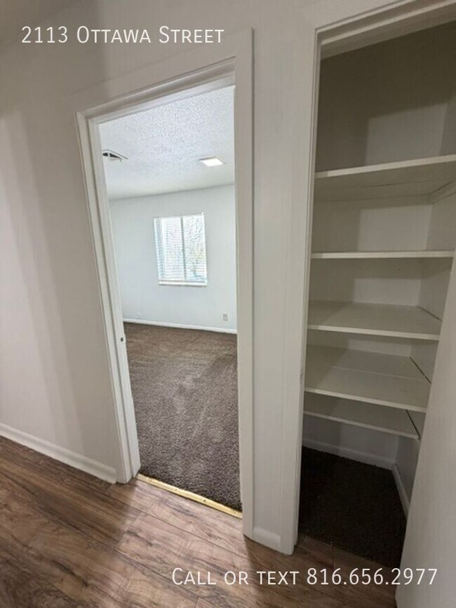 Building Photo - 2113 Ottawa St