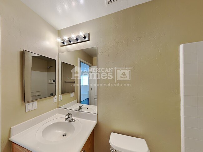 Building Photo - 6813 W Pebble Shore Court