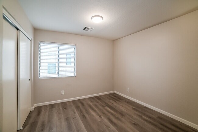 Building Photo - 12737 W Calavar Rd