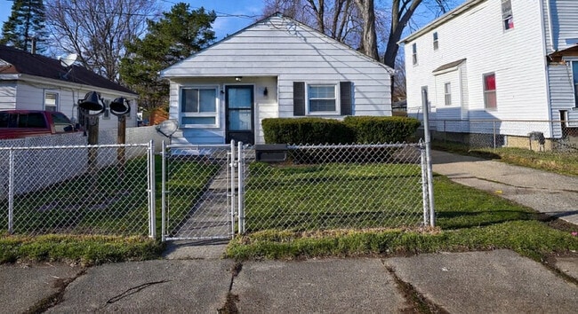 Building Photo - Cozy 2BR Home in Flint with Central AC, Washer/Dryer & Pet-Friendly for Only $800/Month!