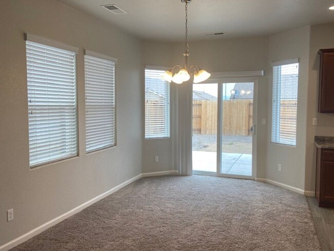 Building Photo - Fernley 3 Bedroom Home