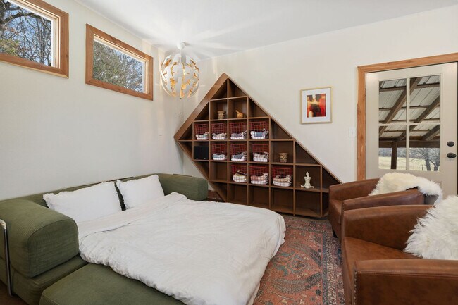 Building Photo - 17097 Lake Sequoyah Dr