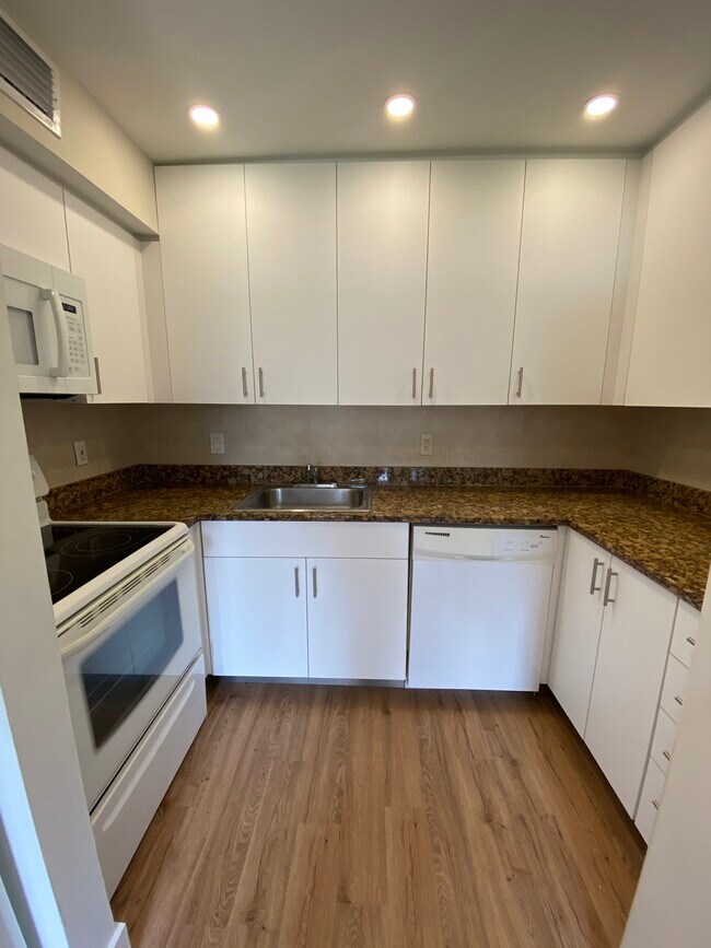 Building Photo - 1835 SW 81st Ave