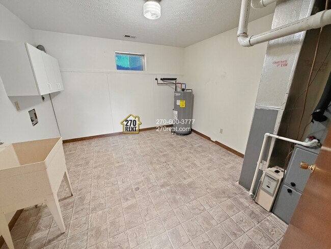 Building Photo - 2390 Brandenburg Rd