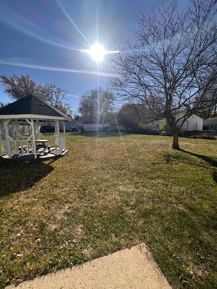 Building Photo - 203 Vicic Ave