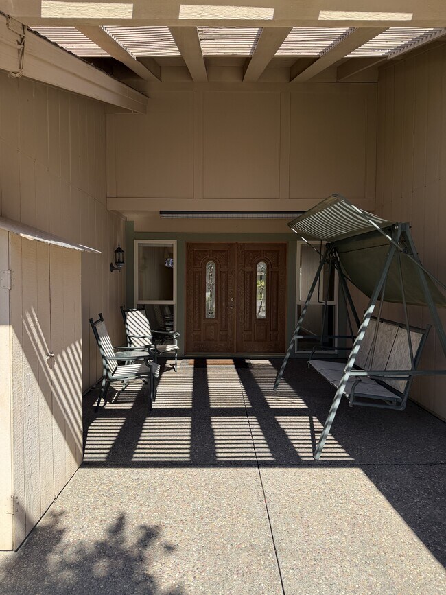 Building Photo - 113 Riverview Ct