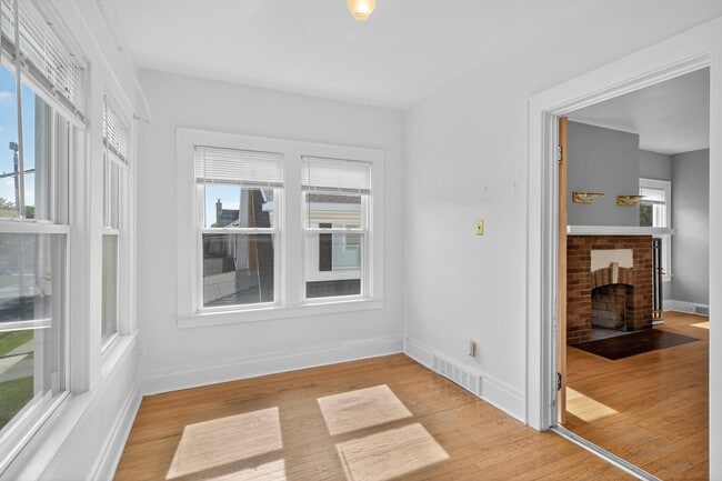 Building Photo - 258 Hickok Ave