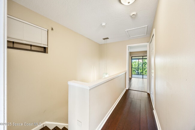 Building Photo - 194 Queens Ct