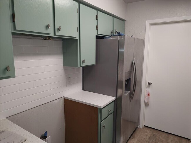 Building Photo - 7105 Treasure Cove