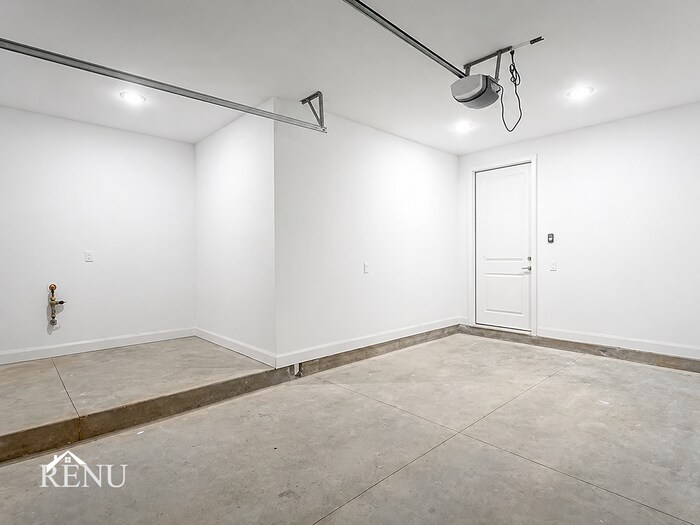 Building Photo - 2375 E 18th St