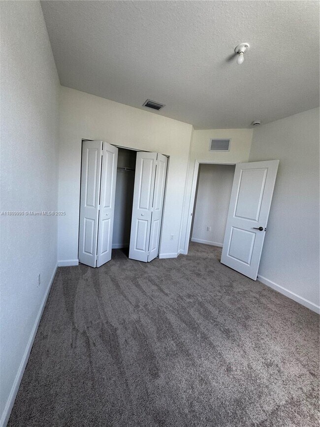 Building Photo - 128 SW 184th Way
