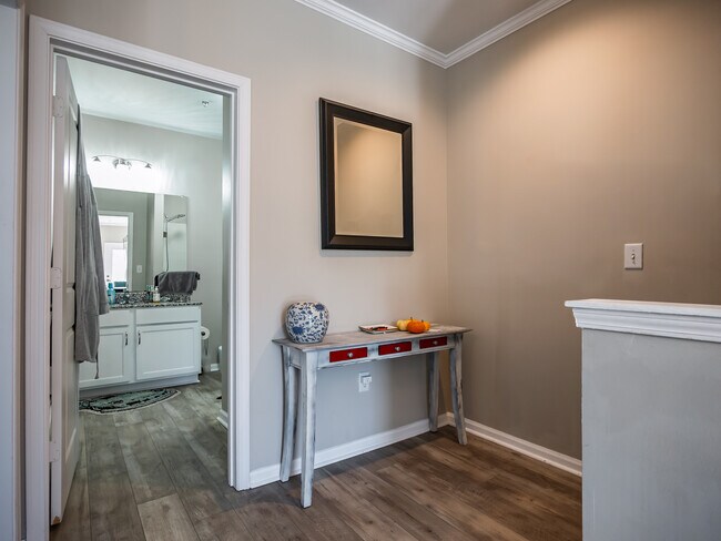 Building Photo - Rowandale