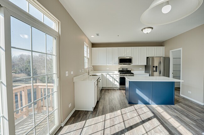 Building Photo - 3783 Bailey Rd