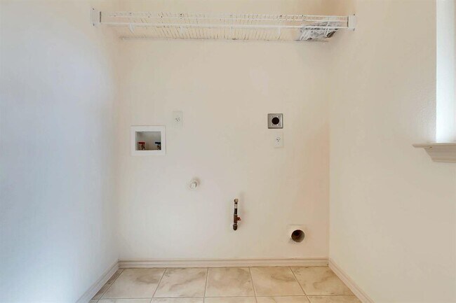 Building Photo - 3735 Castle Rock Dr
