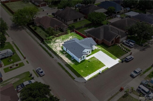 Building Photo - 309 Lilly Dr