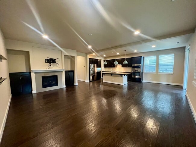 Building Photo - Large 5 Bedroom Home in Tumwater