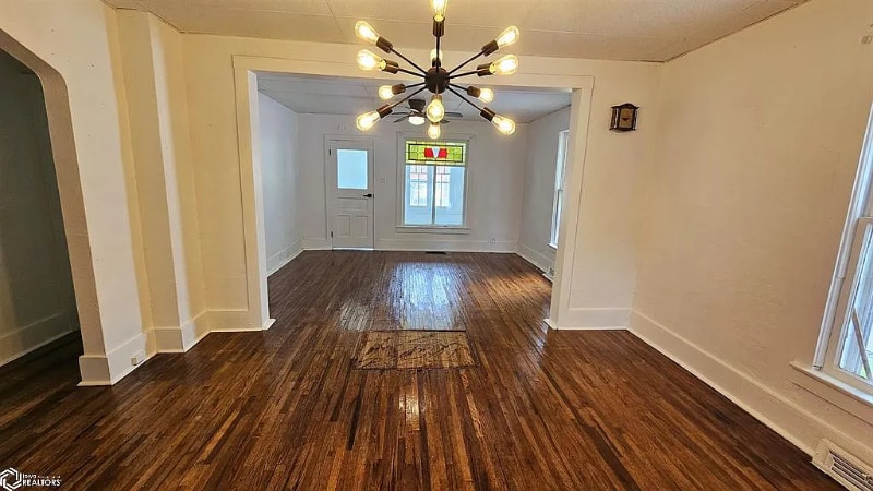 Building Photo - 107 E Vest St