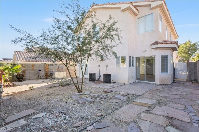 Building Photo - 8758 Arawana Pl