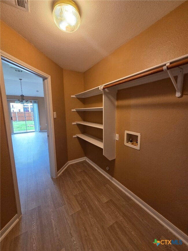 Building Photo - 1120 Ascot St