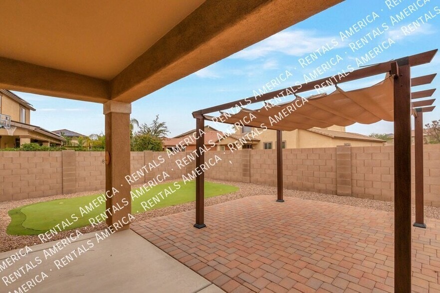 Building Photo - 8431 N Mountain Stone Pine Way