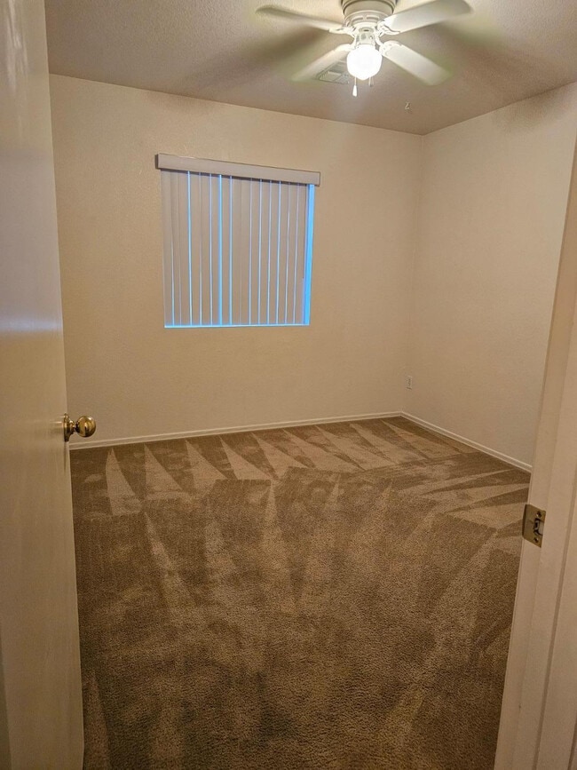 Building Photo - 5330 Sonora St