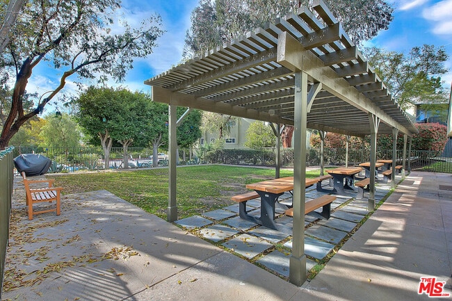 Building Photo - 4822 Hollow Corner Rd