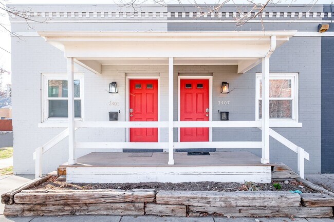 Building Photo - 2411 Tremont Pl