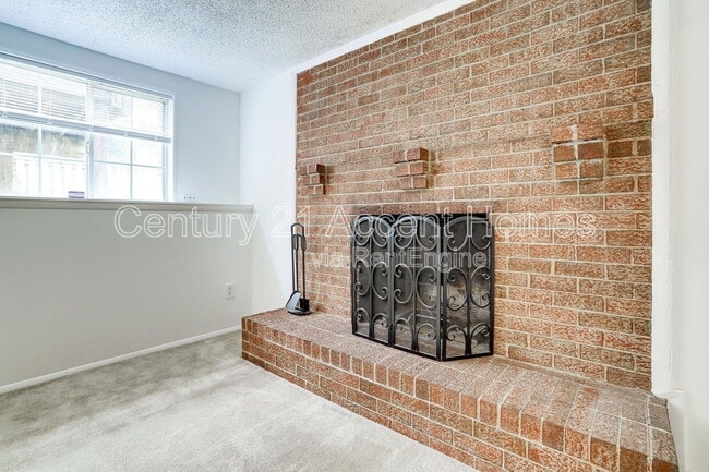 Building Photo - 5328 Larochelle Ct