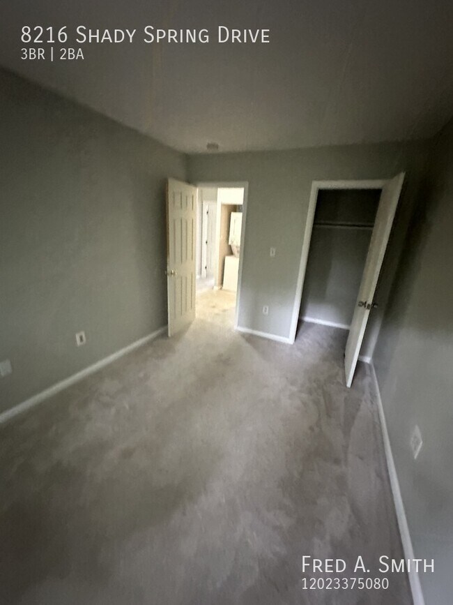 Building Photo - 8216 Shady Spring Dr