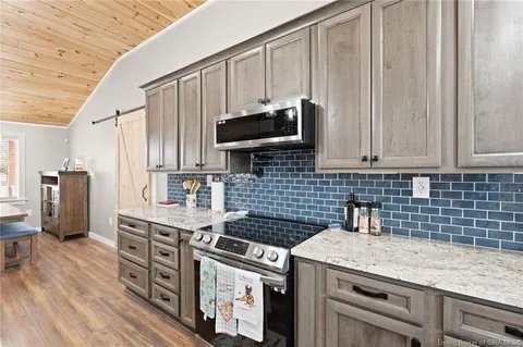 Building Photo - 102 Melanie Ln