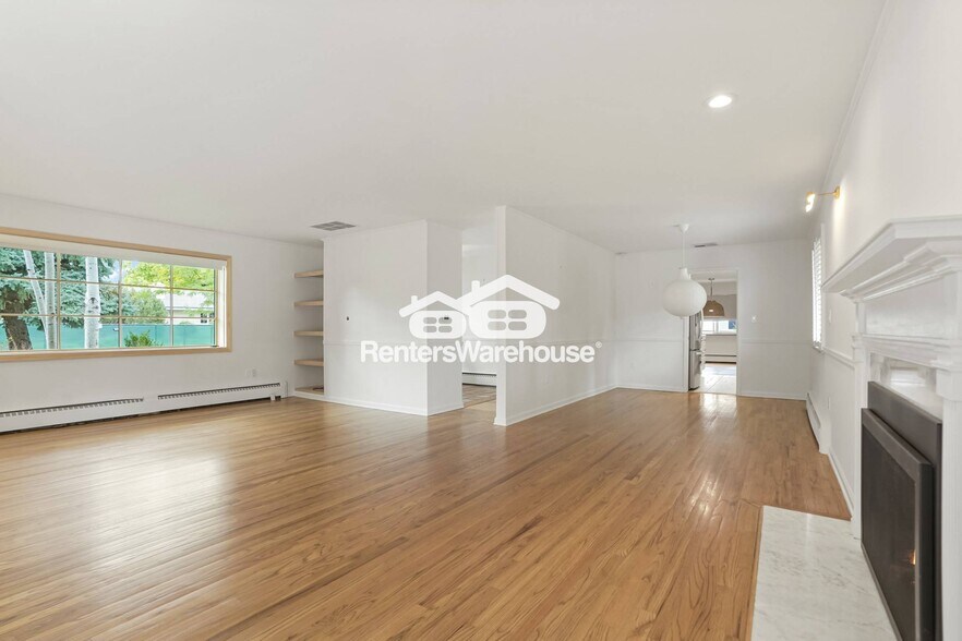 Building Photo - 9189 E Radcliff Ave
