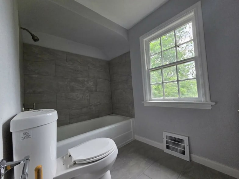 Building Photo - 2061 Staunton Rd