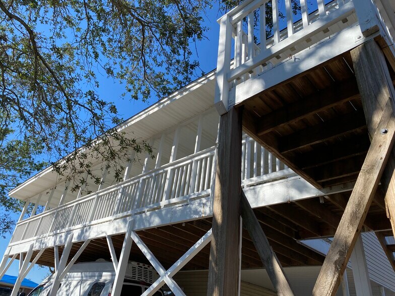 Building Photo - 5802 Monterey Ave