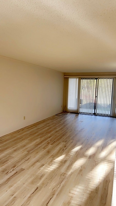 Building Photo - 103 La Villa Dr