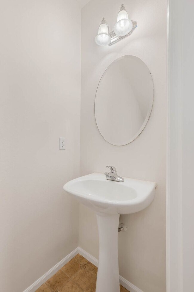 Building Photo - 3 Bedroom Home with Open Layout, Large Garage & Primary Suite