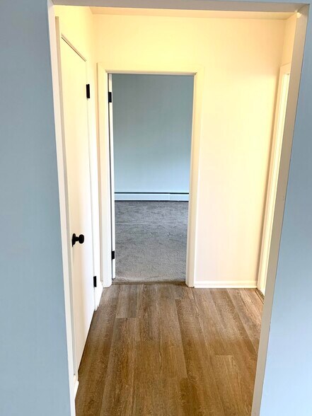 Building Photo - 335 E Lancaster Ave