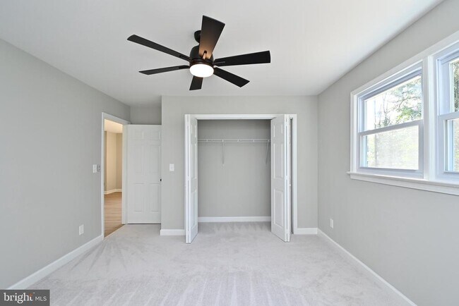 Building Photo - 7100 N Roxbury Mill Rd