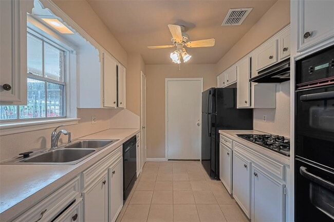 Building Photo - 10518 Saber Ct