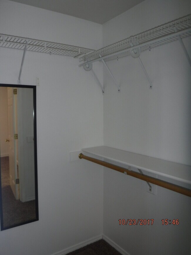 Building Photo - Centrally Located and Updated 3BD 2BA