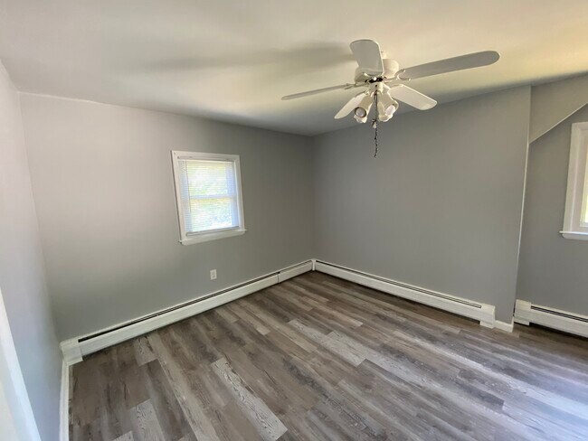 Building Photo - 11 Ilene Pl