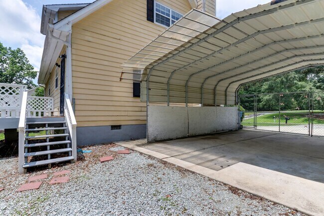 Building Photo - 2806 Ross Rd