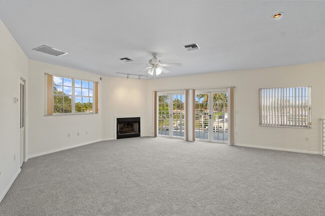 Building Photo - 2671 NE 22nd Ct