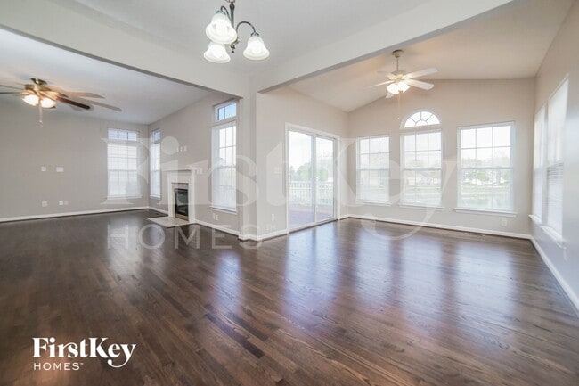 Building Photo - 604 Indian Lake Dr